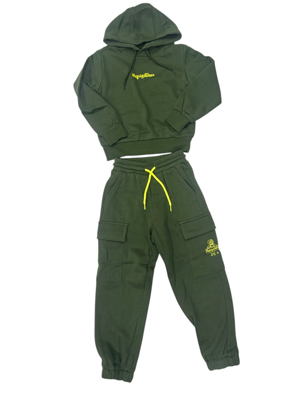 Completo  di tuta con felpa e cappuccio