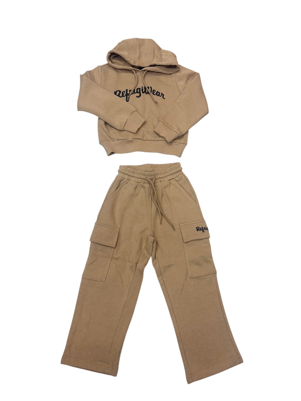 Completo di felpa con cappuccio e pantalone