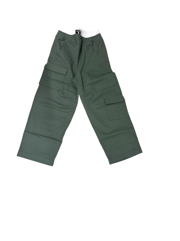Pantalone cargo con tasconi e molla