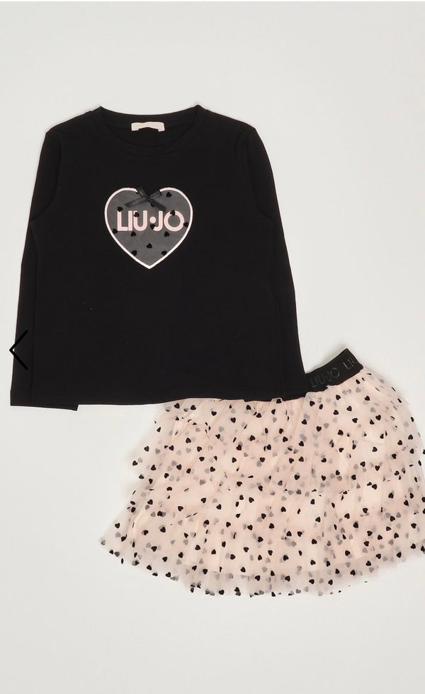 Completo cuore con gonna e t-shirt