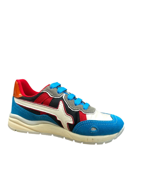 Sneakers con lacci